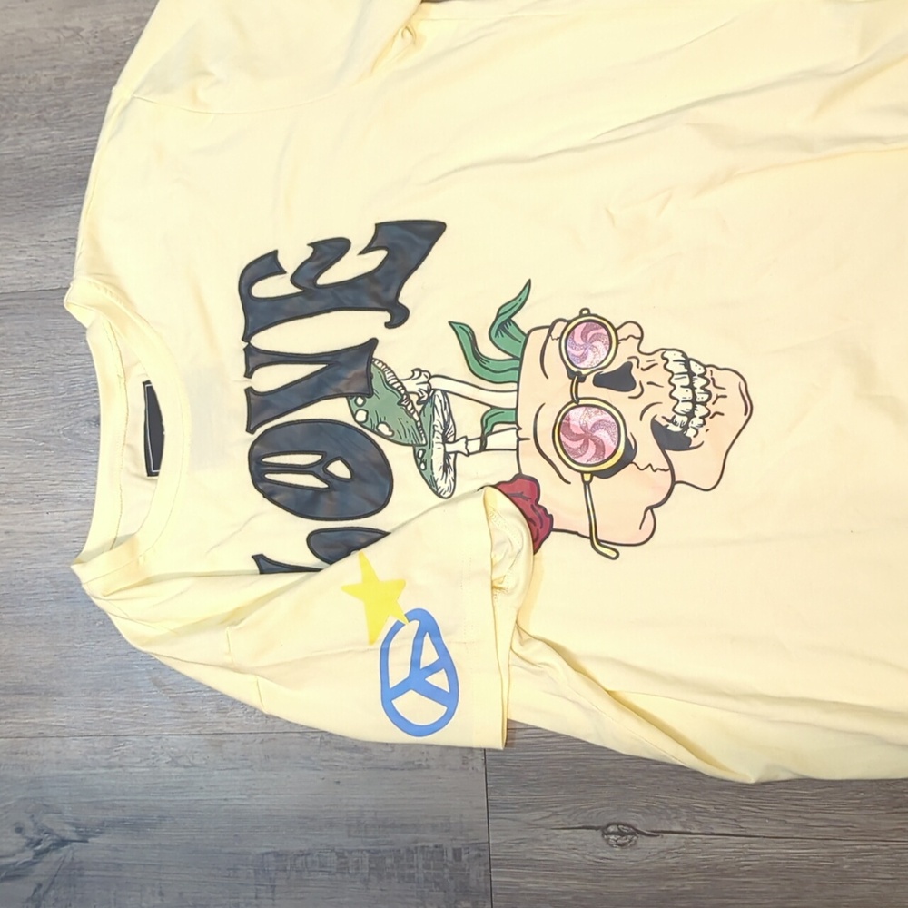 Reason "Love" Embroidered T-shirt NWOT - Picture 3 of 4